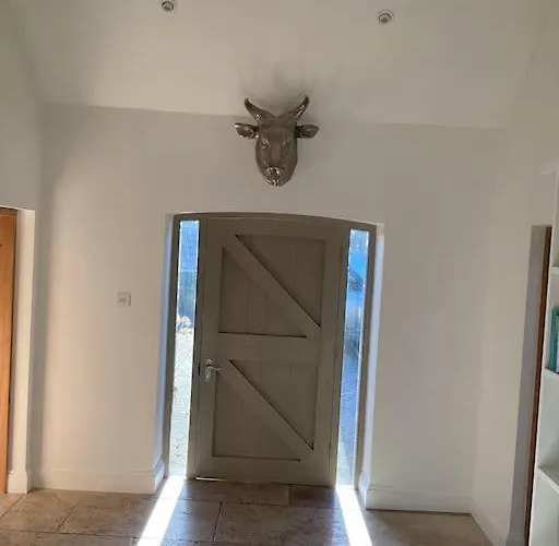 Harcombe Barn Near Tatil Evi